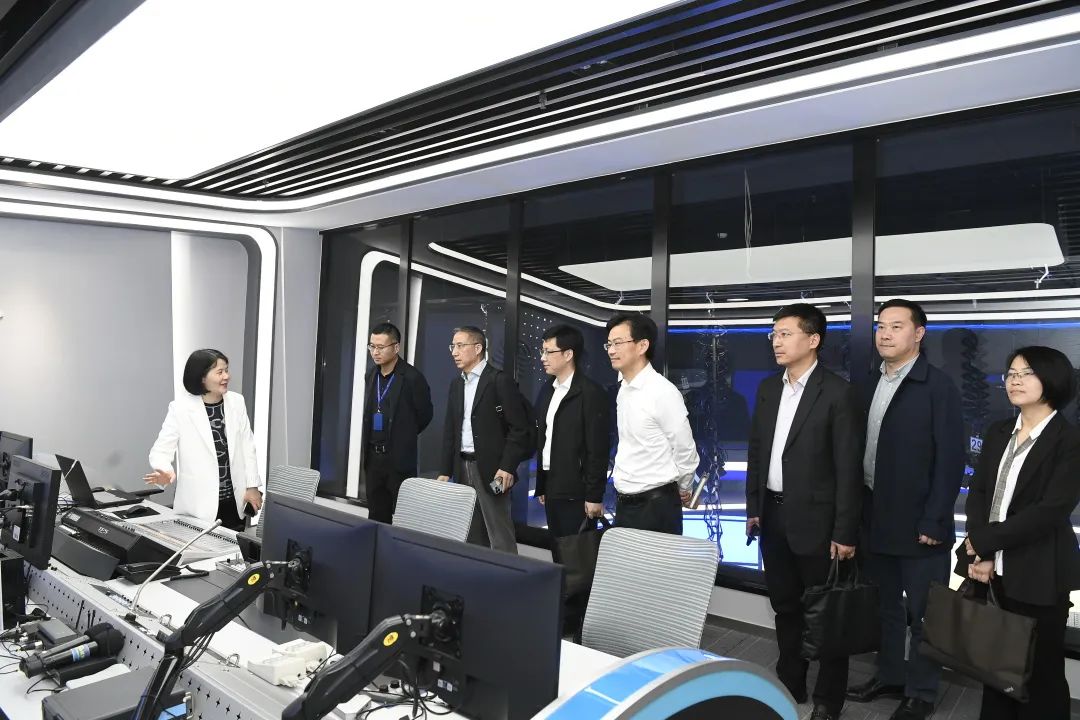 韦德官方网站集团与杭报集团签订战略合作协议(图4)